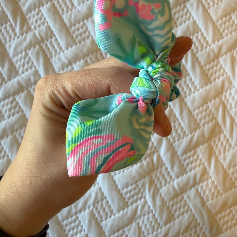 NWOT Lilly Pulitzer Scrunchie - Picture 2 of 4